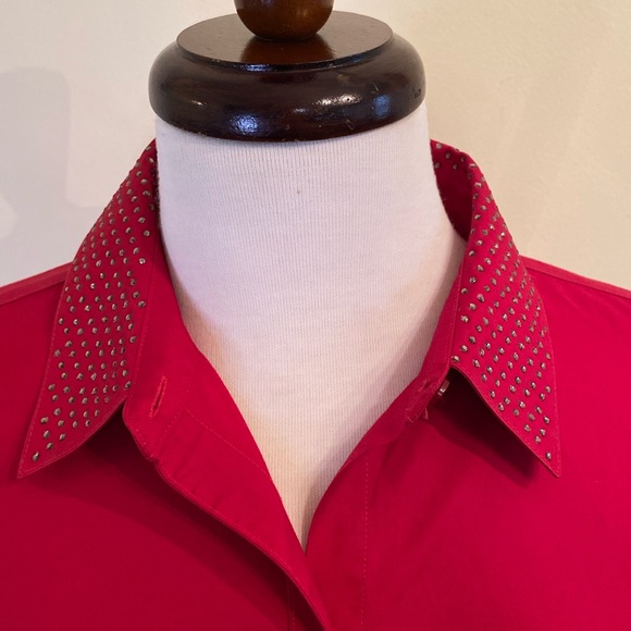 Chico’s BlouseSize 00 No Iron Long Sleeve Red Rhinestones NWT - Picture 2 of 9